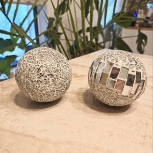 3 Decorative Balls